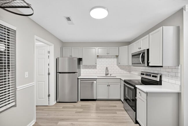 Building Photo - 6279 Lucille Dr