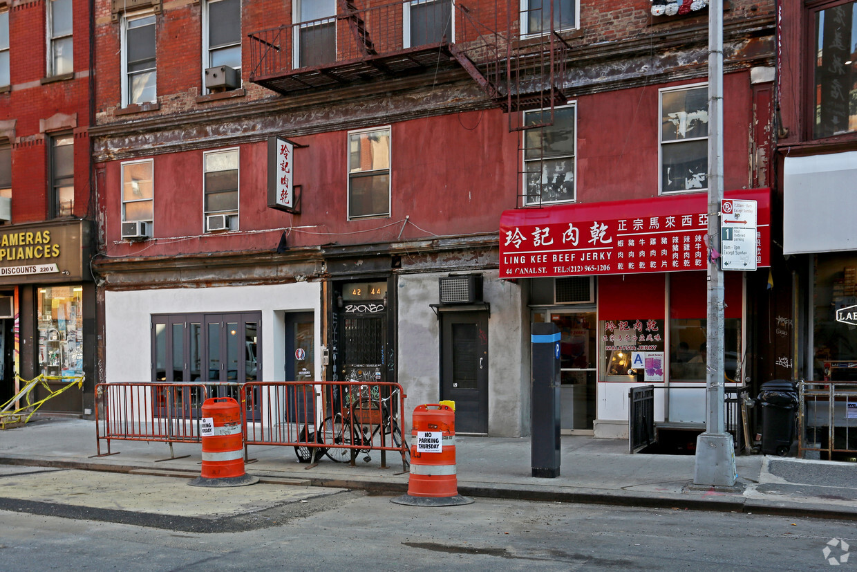 Building Photo - 42-44 Canal St