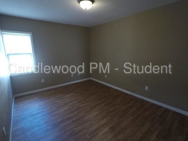 Foto del edificio - 1609 Briggs St