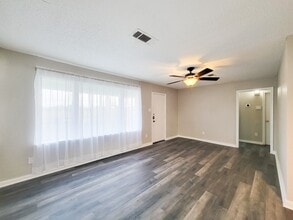 Building Photo - 4817 Lawndale St