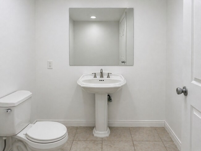 Foto del edificio - 724 Clay Ave