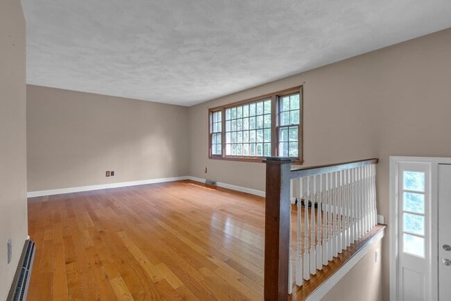 Foto del edificio - 11 Cherry Ln