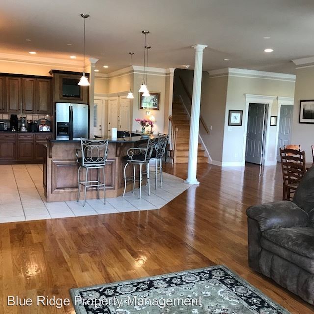 Building Photo - 5 br, 3.5 bath House - 117 Lake Harbor Drive
