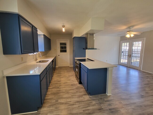 Building Photo - 9403 Fairhope Ave