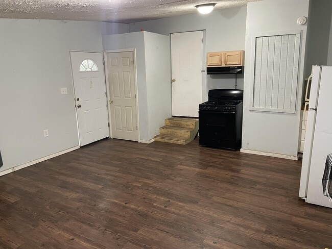 Photo - 129 W 2nd Ave House