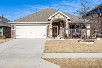 Building Photo - 3309 Comal Dr