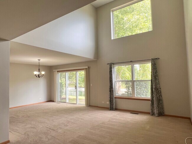 Building Photo - 3261 Cool Springs Ct