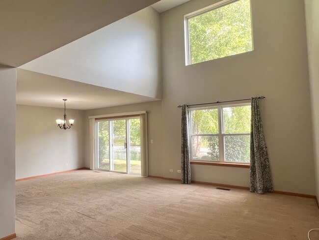 Foto del edificio - 3261 Cool Springs Ct