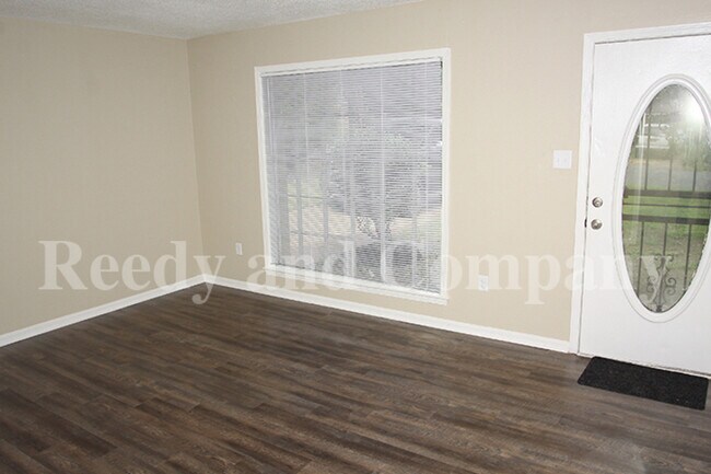 Foto del edificio - 5671 Winterwood Dr