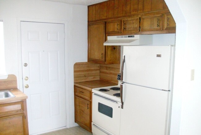 Building Photo - 804-804 Williamson Dr