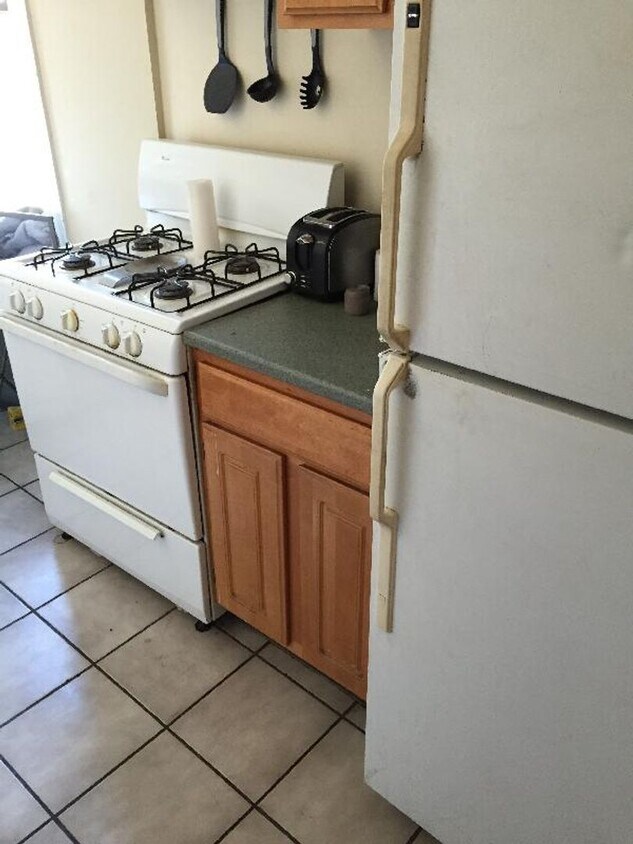 Primary Photo - No brokers Fee. Central Mission Hill Locat...
