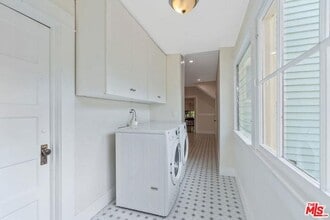 Building Photo - 655 S Hudson Ave Building Photo - 655 S Hudson Ave