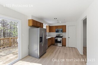 Building Photo - 4701 Pistachio Ln