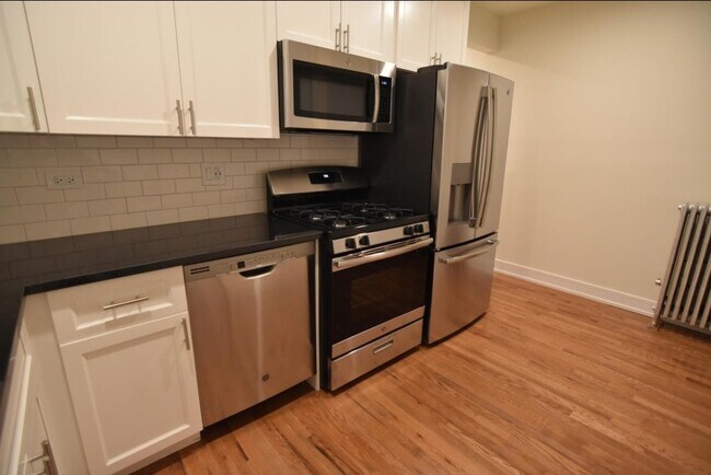 Photo - 4424-4432 N Wolcott Ave Apartment