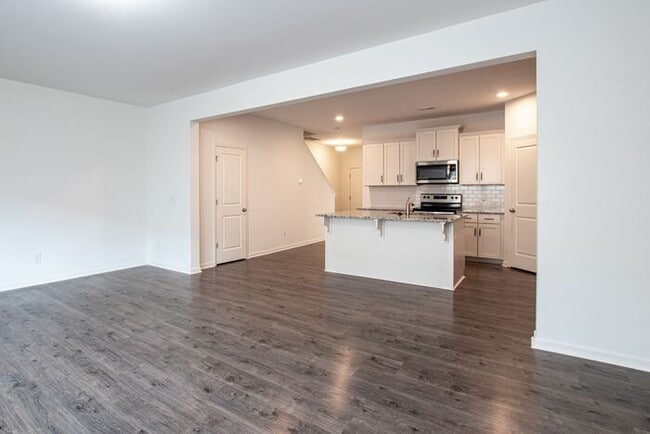 Building Photo - BEAUTIFUL 3 Bedroom Townhome Bonterra Village- Pre Leasing June Move In