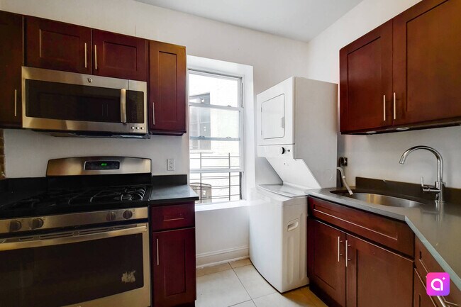 Building Photo - 174 W 137th St