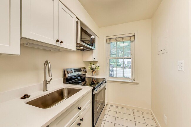 Foto del edificio - Convenient and Stylish 2-bedroom close to ...