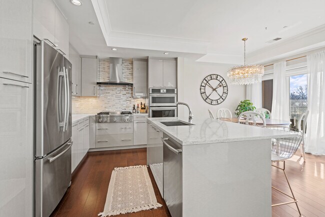 Building Photo - 150 Henley Pl