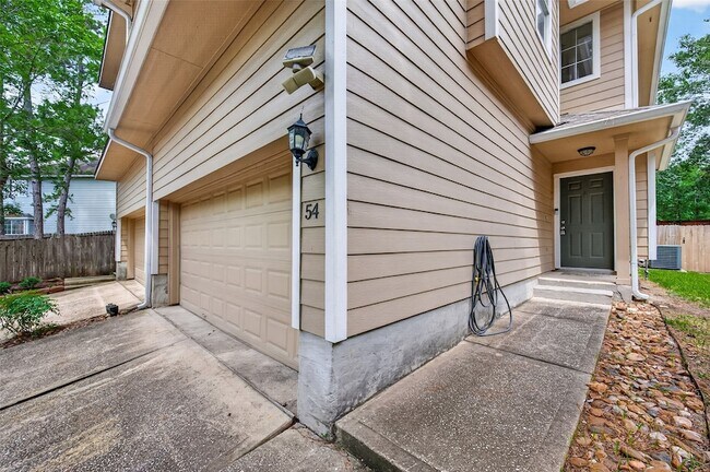 Foto del edificio - 54 Blue Creek Pl