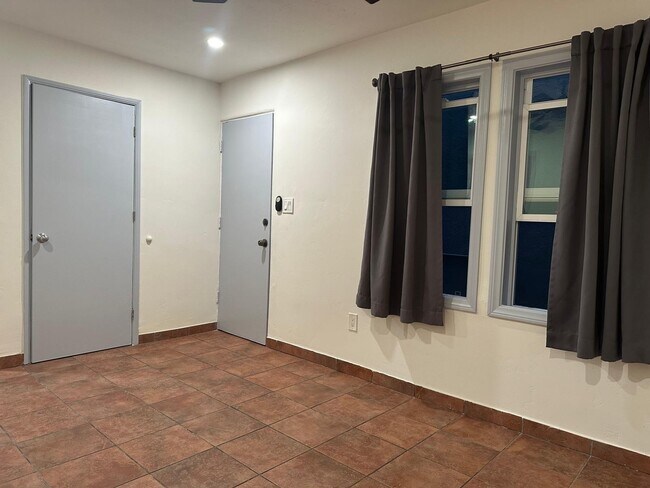 Foto del edificio - 2907 Mission Blvd