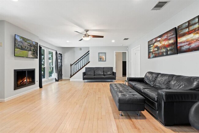 Foto del edificio - 6906 One Oak Rd