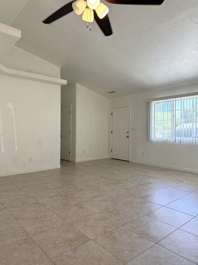 Building Photo - 5-bedroom, 3-bath home in Prescott Valley