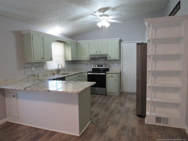 Foto del edificio - 760 Ashbrook Rd