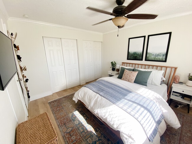 Building Photo - 5627 S Sarah Jane Dr
