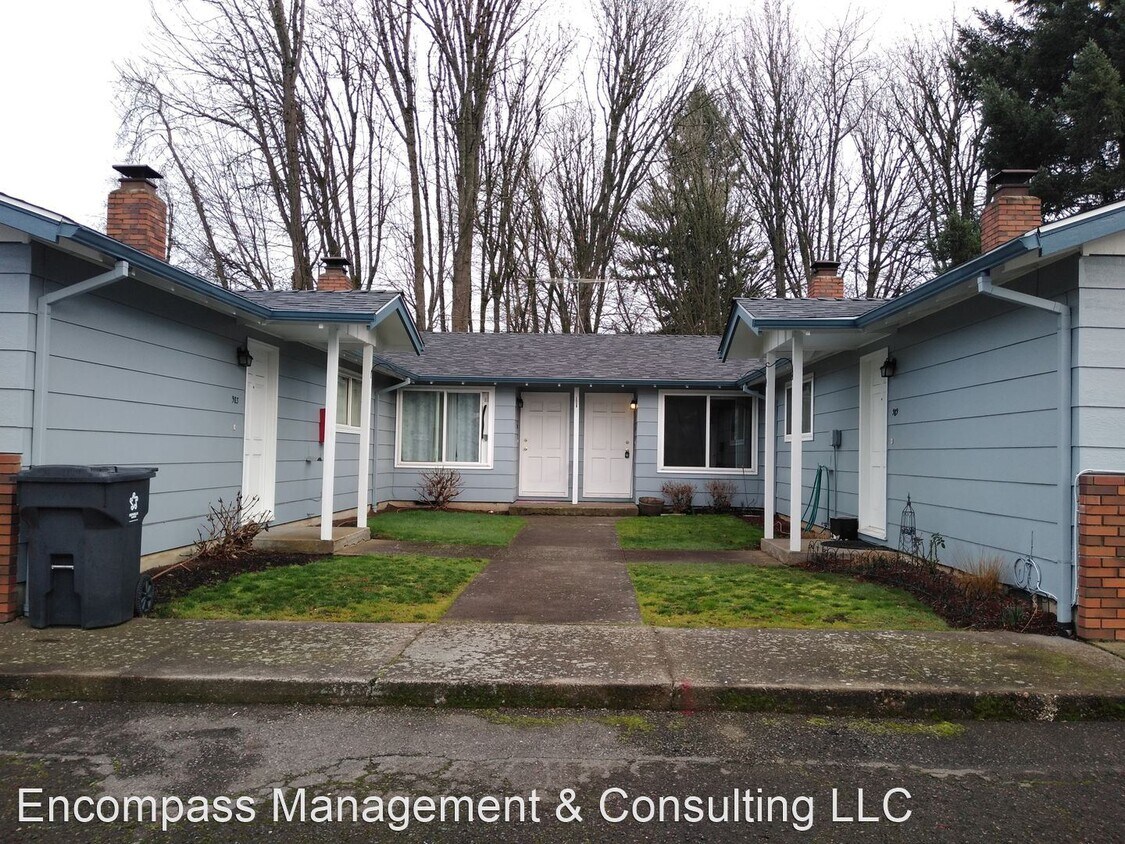 Primary Photo - 983-989 Shangri la Ave NE