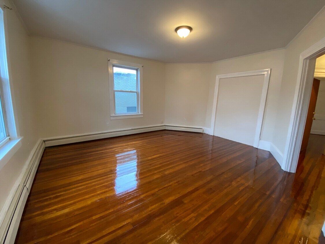 Living Room - 10 Egleston St