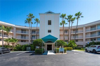 Building Photo - 5799 NE Island Cove Way