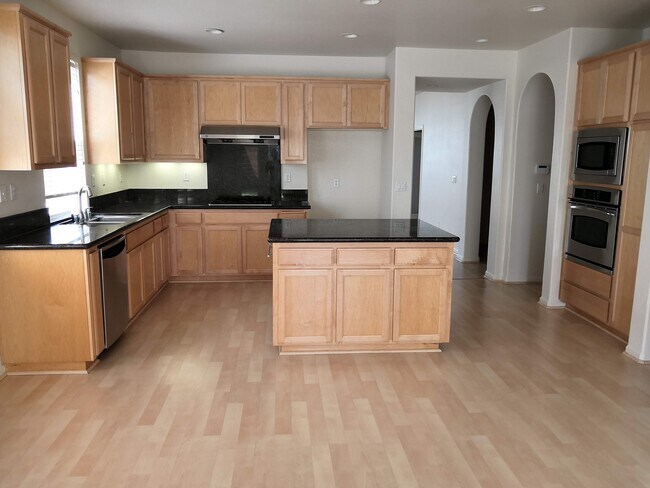 Building Photo - 4013 Star Tulip Ct