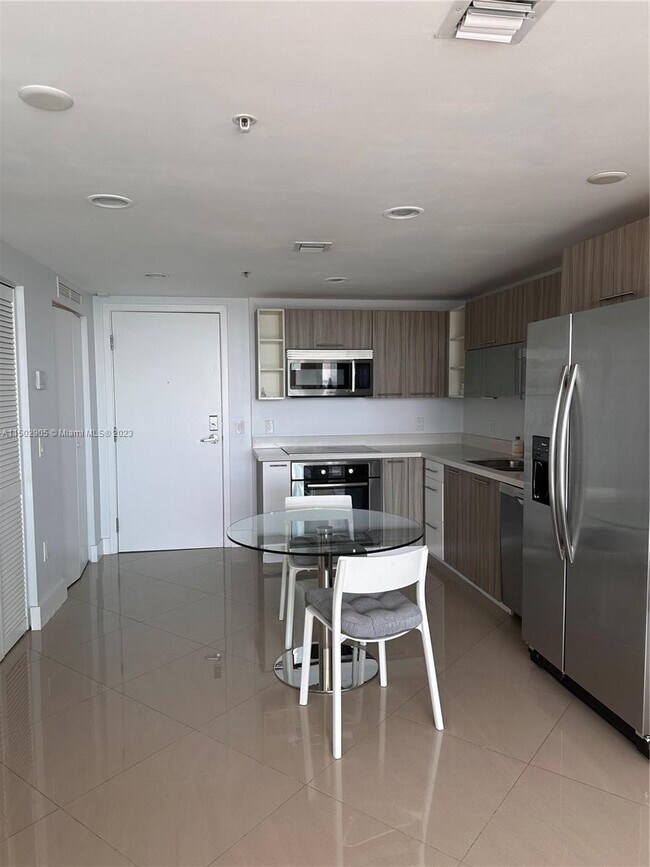 Foto del edificio - 6700 Indian Creek Dr