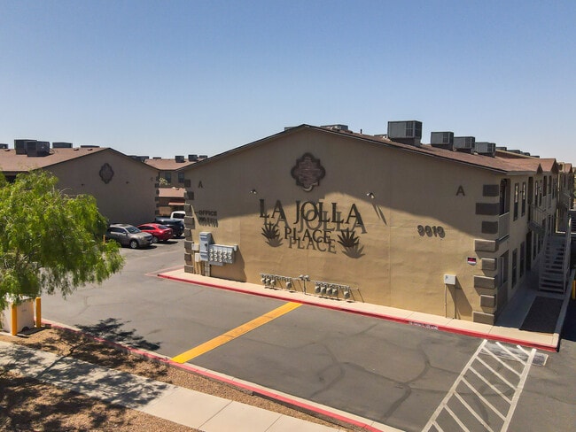 Foto del edificio - La Jolla Place Apartments