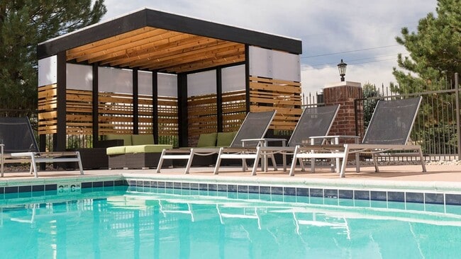 Foto del edificio - 440 Strathmore Ln