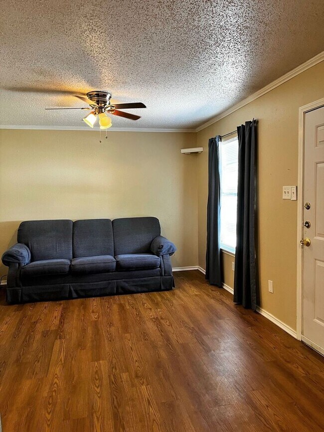Foto del edificio - Coopwood Ave 228