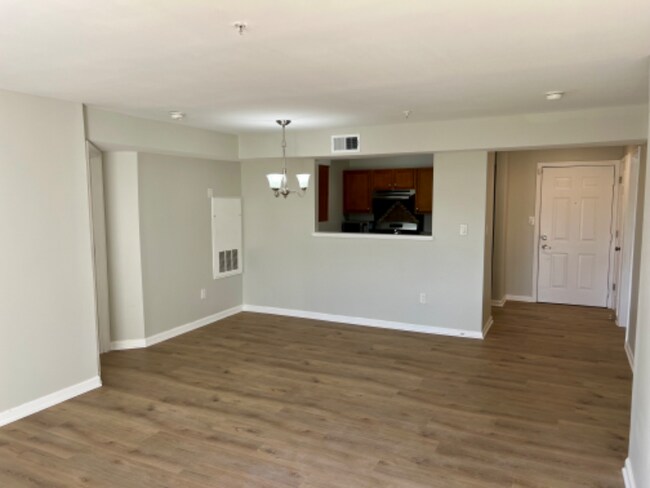 Foto del edificio - 14000 Farnsworth Ln