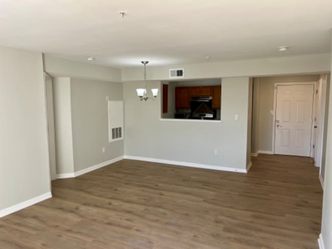 Building Photo - 14000 Farnsworth Ln