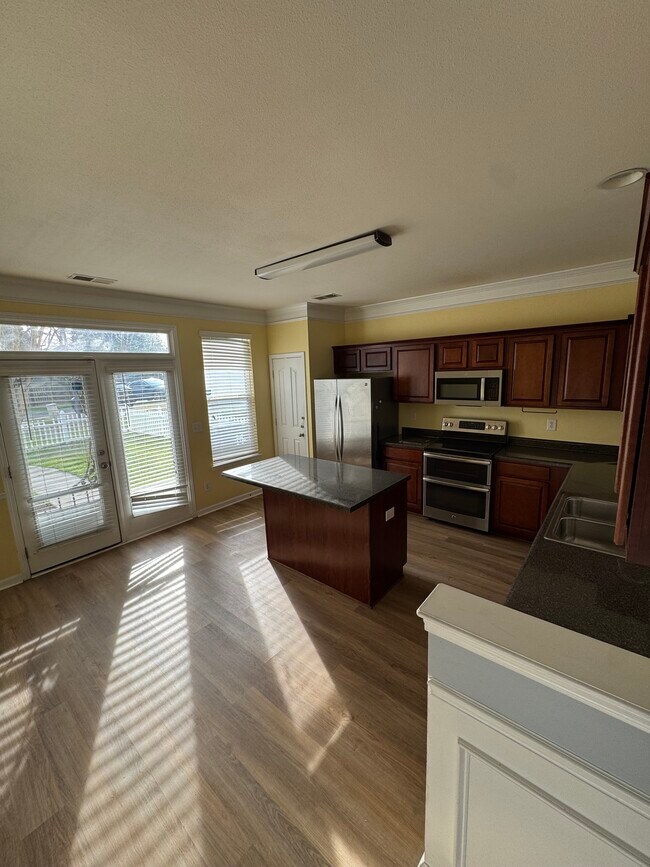 Foto del edificio - 9358 Greenheather Dr