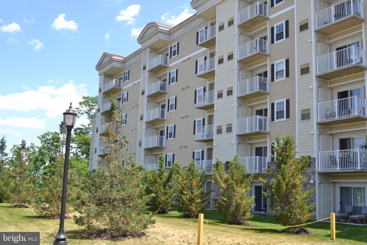 Primary Photo - 6301 Edsall Rd