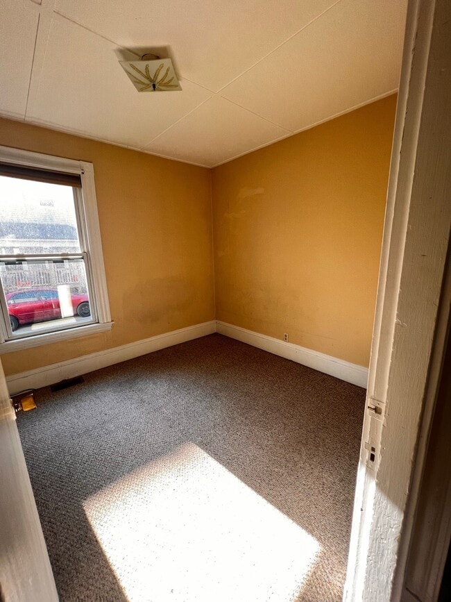 7 Hazelwood Ave Unit 2, Waterville, ME 04901 Apartments in Waterville