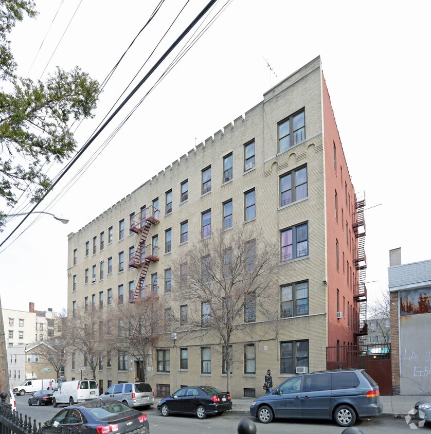 Primary Photo - 685 E 228th St