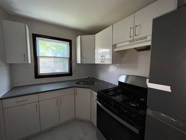 Foto del edificio - 218 Fairmount Ave