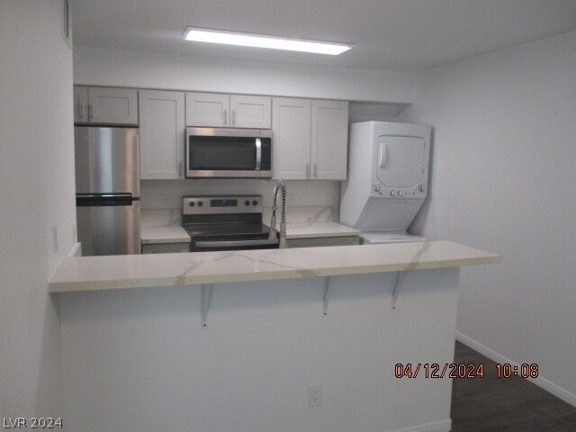 Building Photo - 2221 W Bonanza Rd