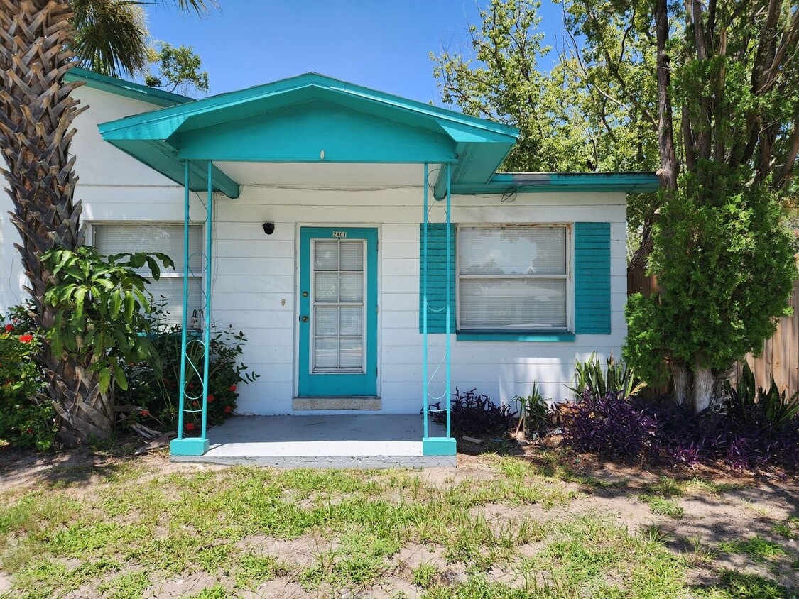 Primary Photo - 2401 49th St S