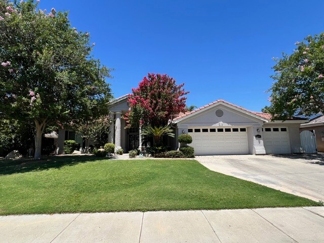 Foto principal - 10906 Iron Creek Ave