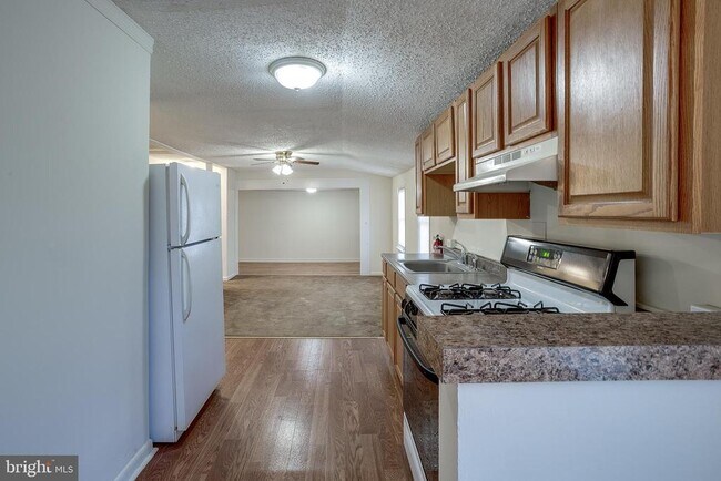 Foto del edificio - 7 Dresser Ave