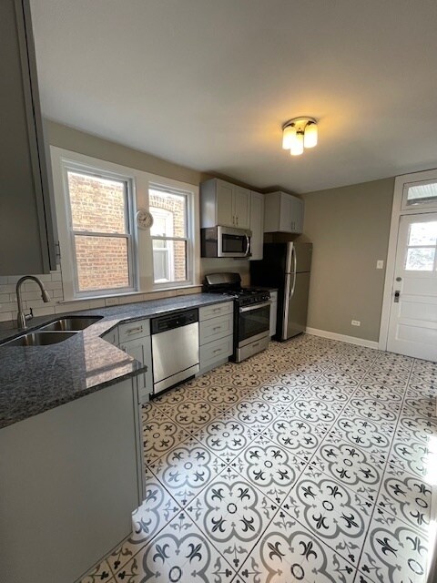 Foto del edificio - 5444 N Kimball Ave