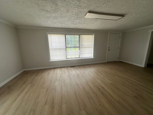 Foto del edificio - Welcome to the newly renovated gem located in the heart of Russellville, AR.