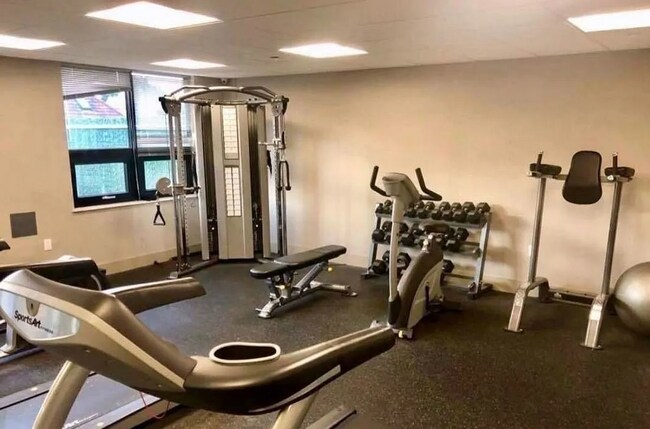 Foto del edificio - 99-39-9966 66th Ave